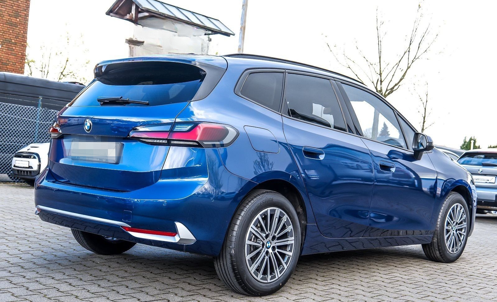BMW 220i ActiveTourer LuxuryLine Pano AHK HK foto 2