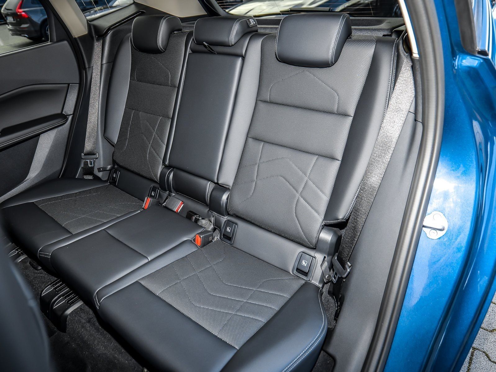 BMW 220i ActiveTourer LuxuryLine Pano AHK HK foto 19