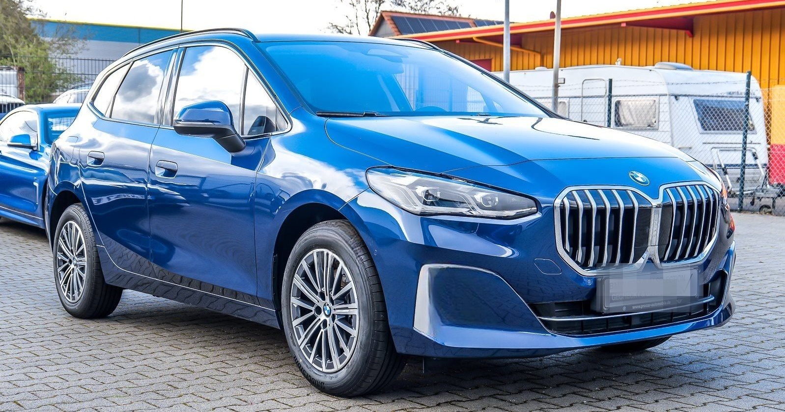 BMW 220i ActiveTourer LuxuryLine Pano AHK HK foto 6