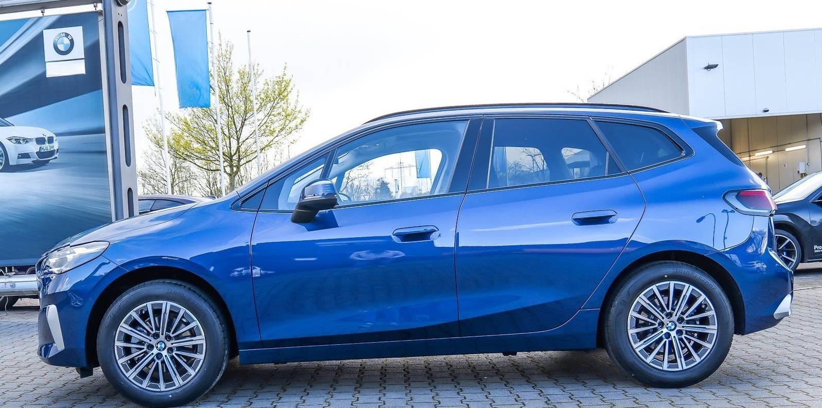 BMW 220i ActiveTourer LuxuryLine Pano AHK HK foto 9