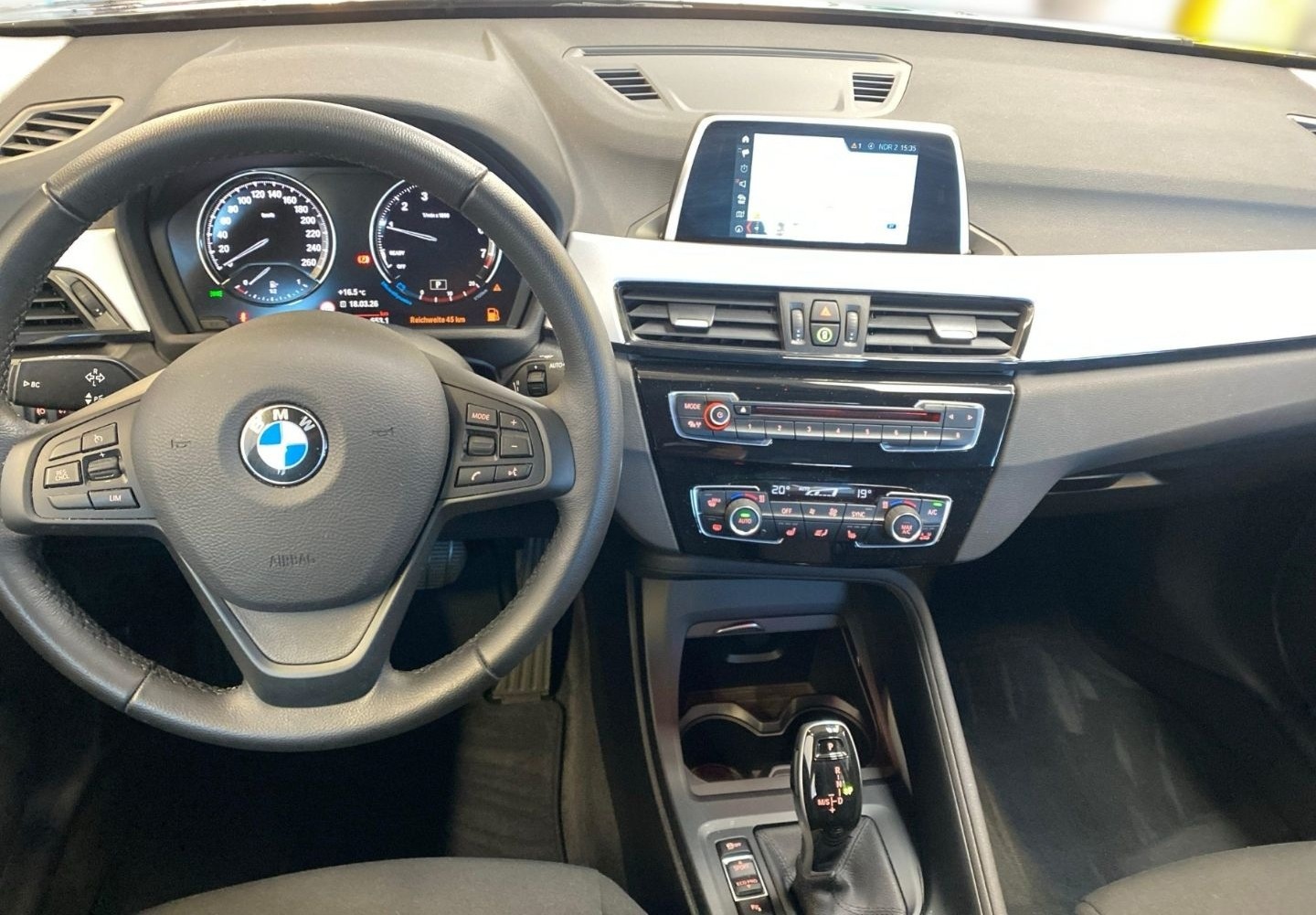BMW X1 sDrive 18i Advantage Navi SHZ Tempomat foto 7