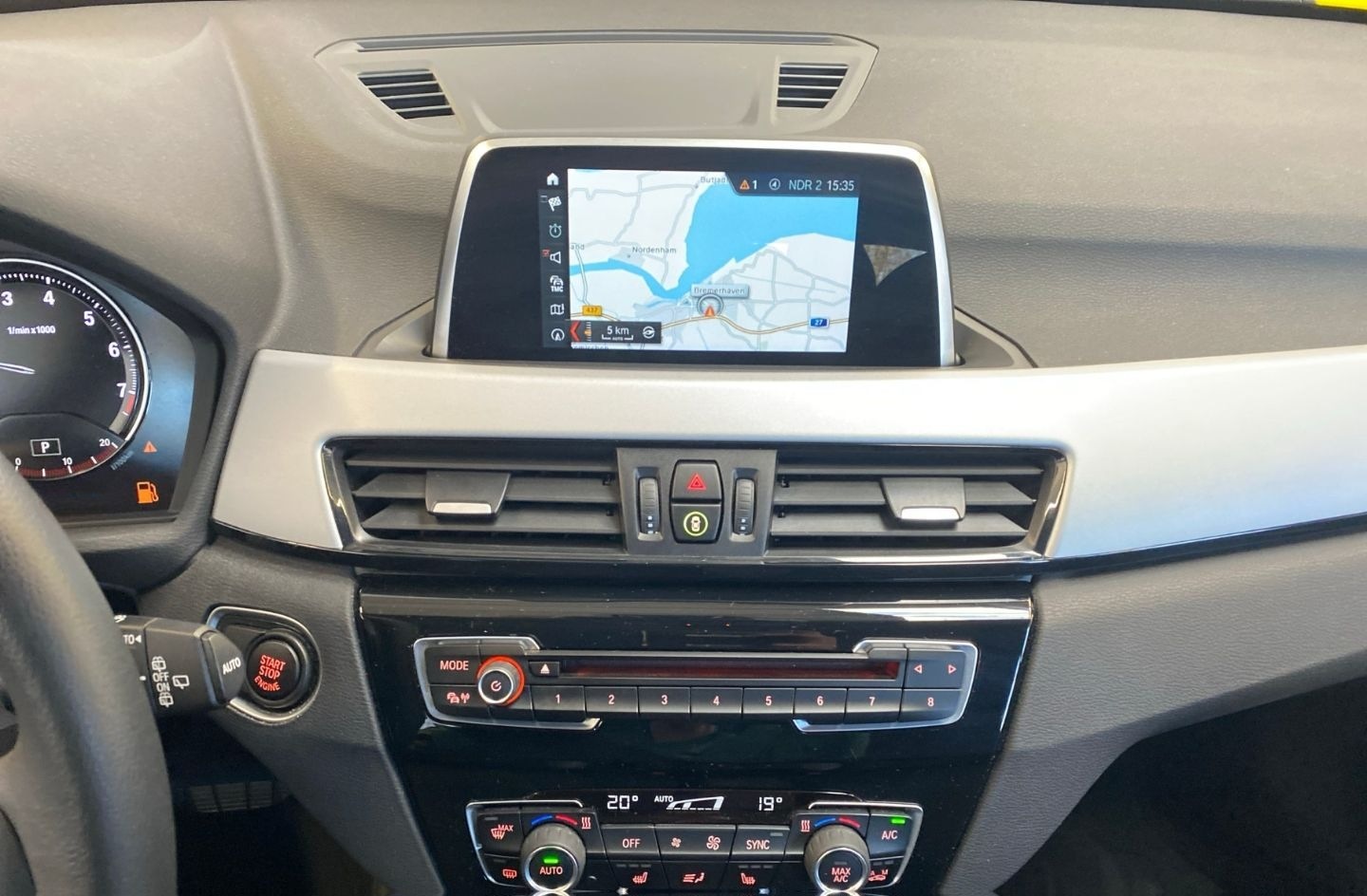 BMW X1 sDrive 18i Advantage Navi SHZ Tempomat foto 10