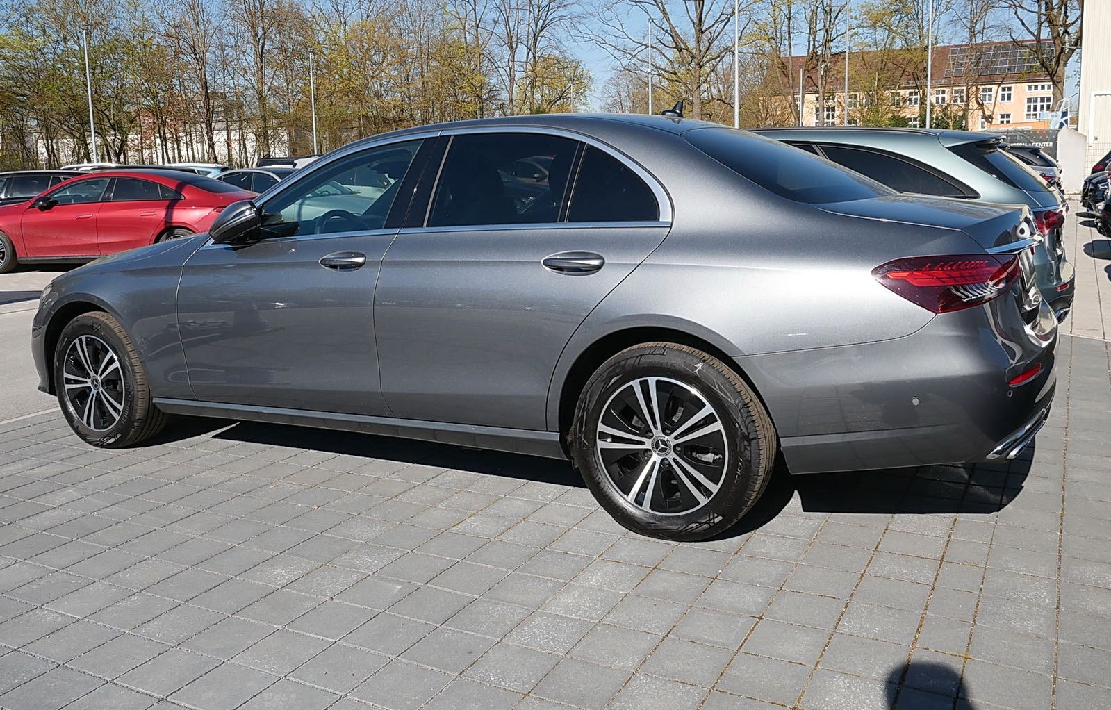 Mercedes-Benz E 220 d 4MATIC Limousine Avantgarde+KAMERA+SHZ++ foto 3