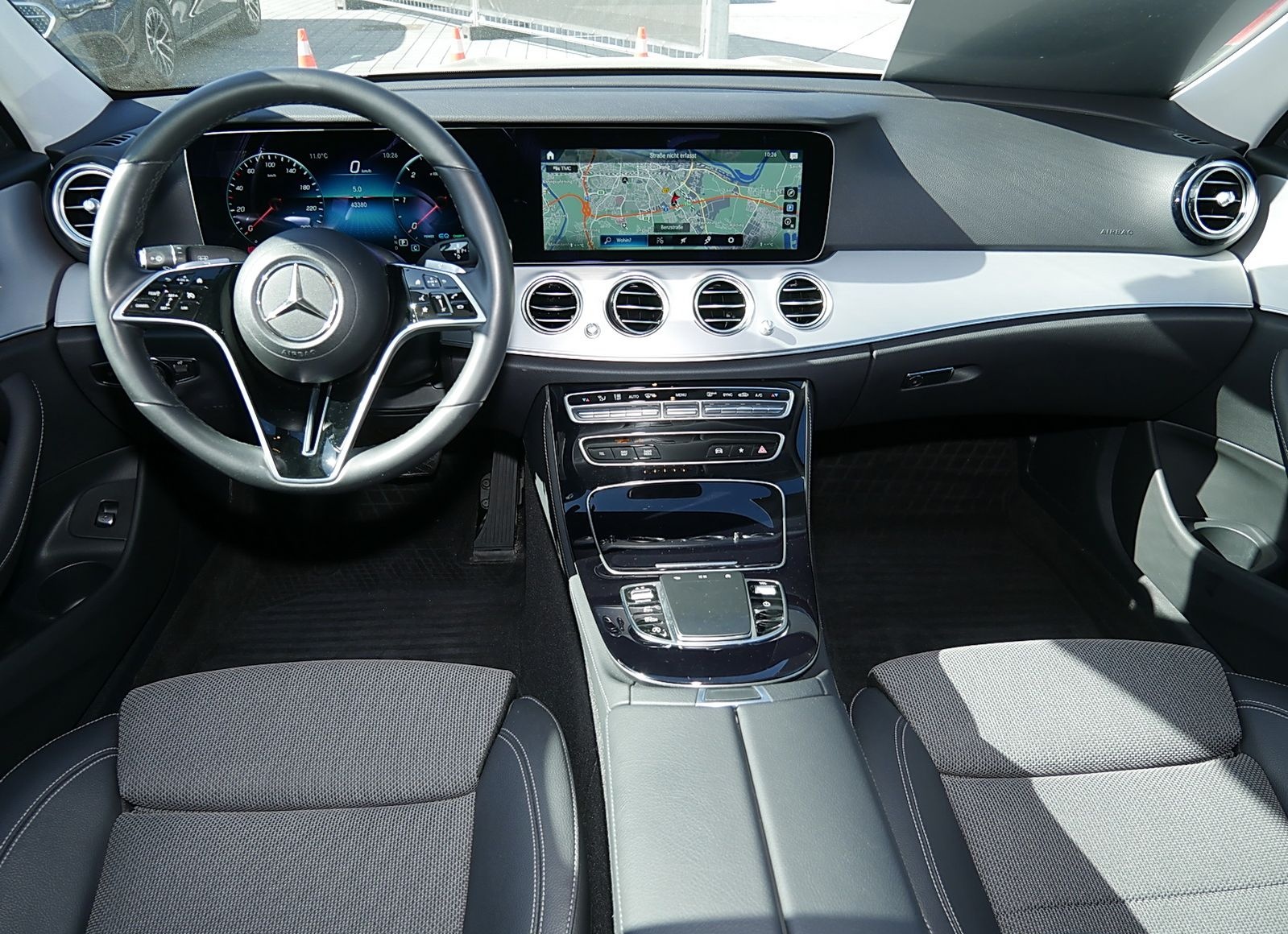 Mercedes-Benz E 220 d 4MATIC Limousine Avantgarde+KAMERA+SHZ++ foto 8