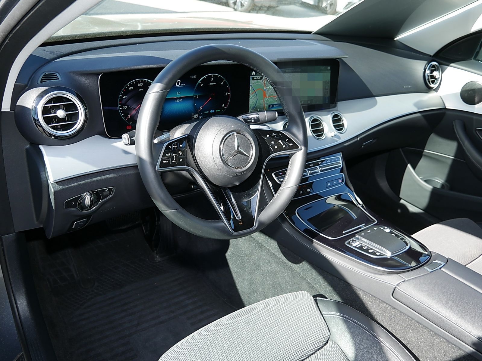 Mercedes-Benz E 220 d 4MATIC Limousine Avantgarde+KAMERA+SHZ++ foto 9