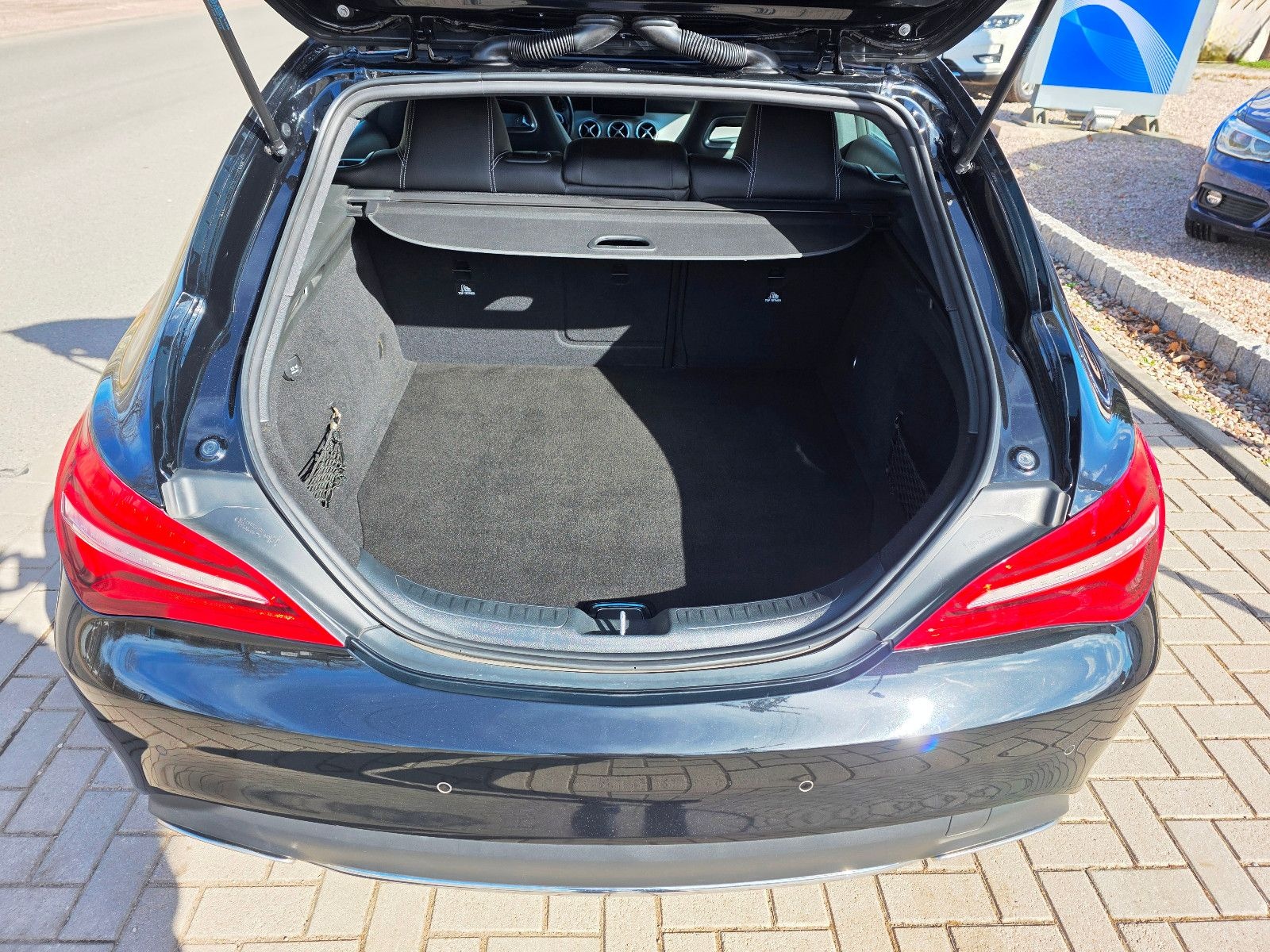 Mercedes-Benz CLA 200 Shooting Brake Sportsitze LED AMG Leder foto 16