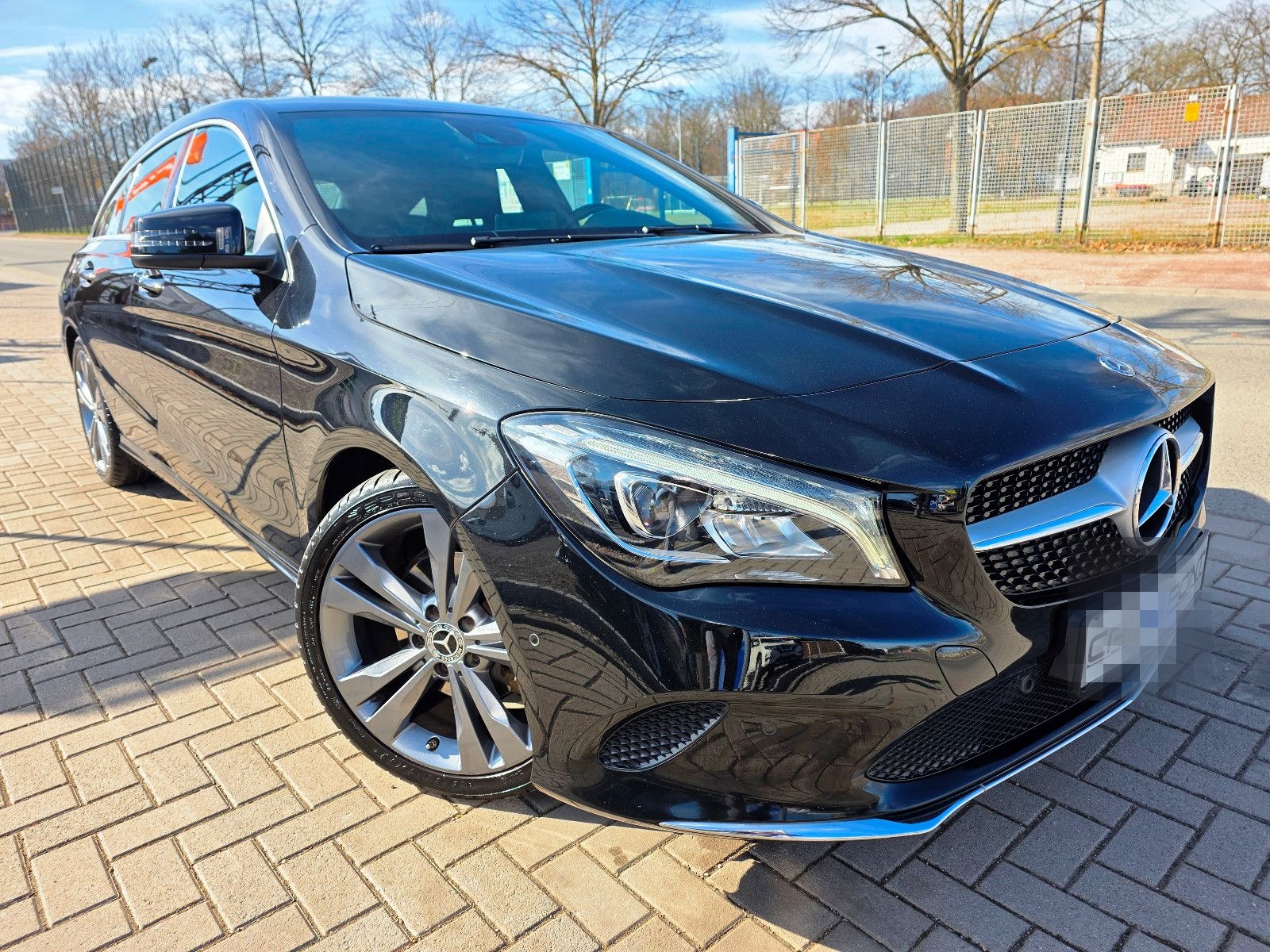 Mercedes-Benz CLA 200 Shooting Brake Sportsitze LED AMG Leder foto 4