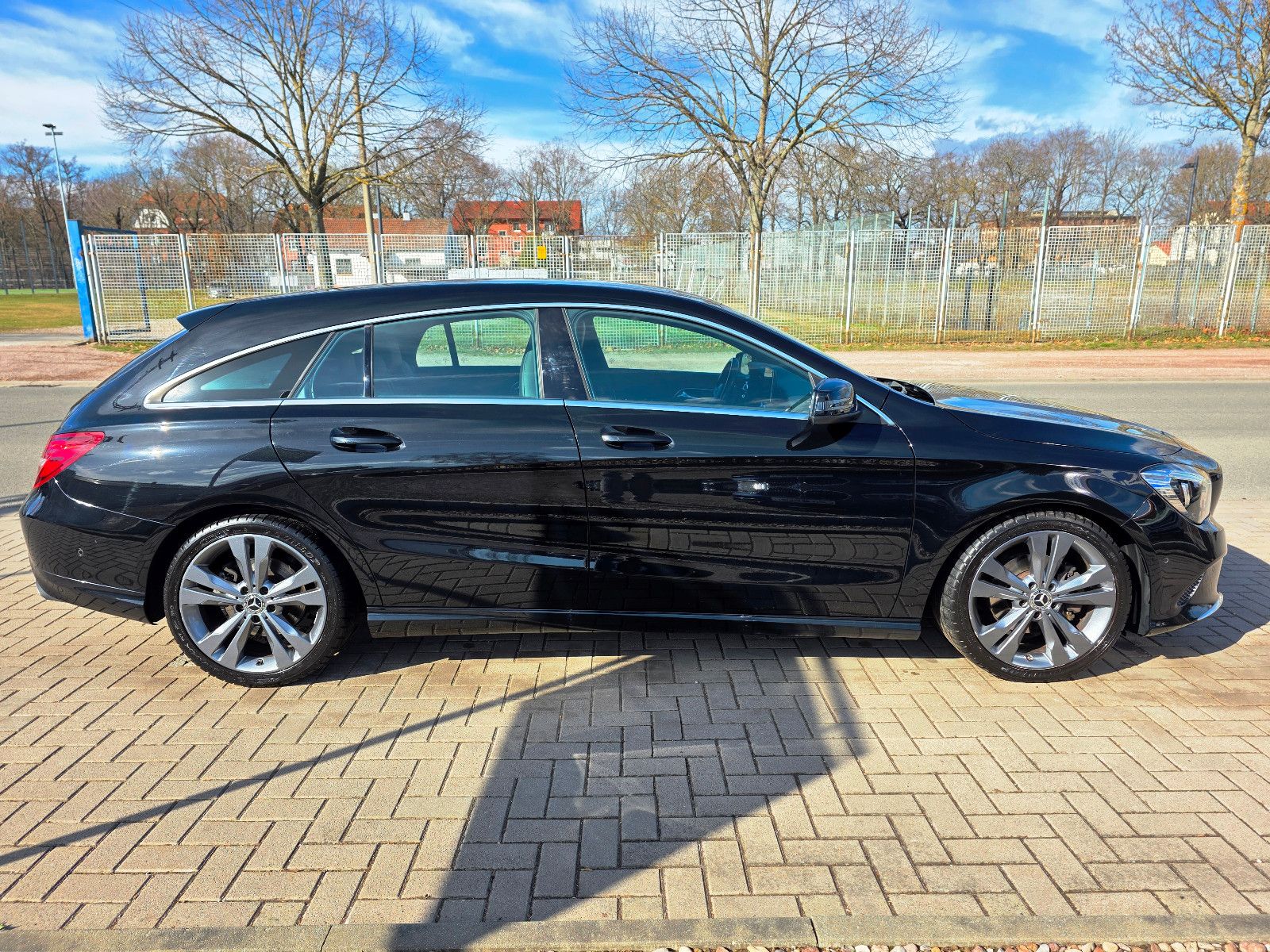 Mercedes-Benz CLA 200 Shooting Brake Sportsitze LED AMG Leder foto 5