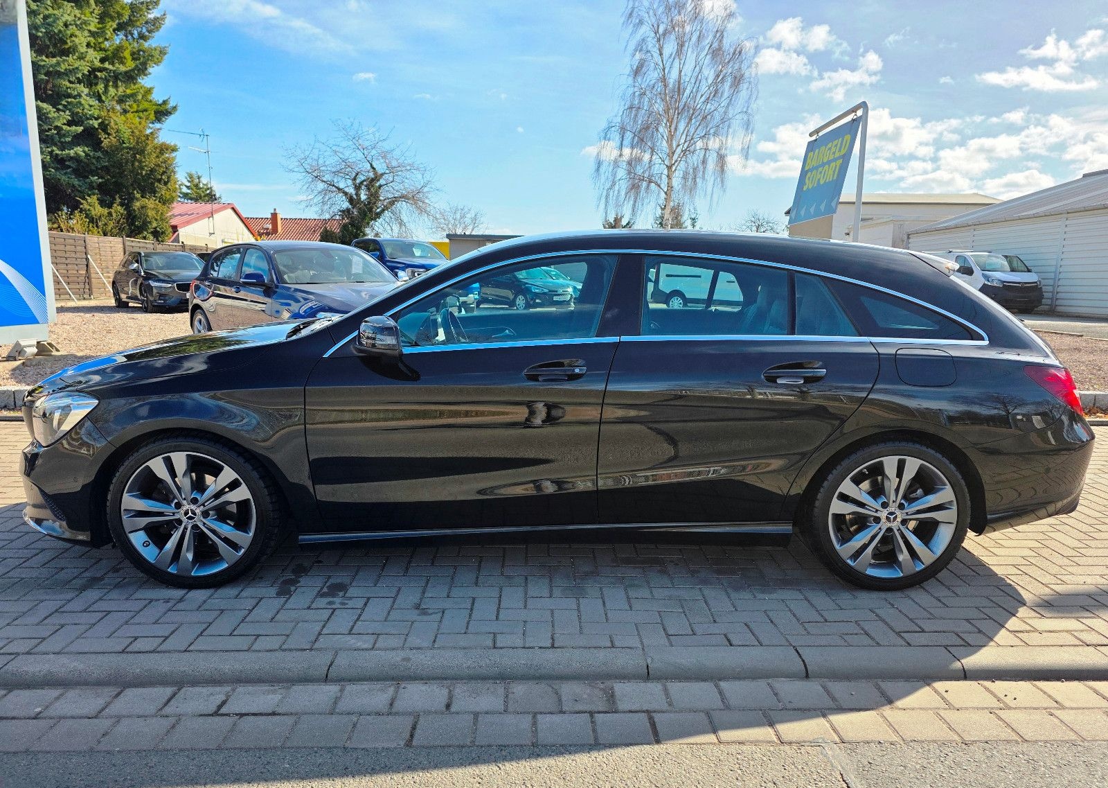 Mercedes-Benz CLA 200 Shooting Brake Sportsitze LED AMG Leder foto 9