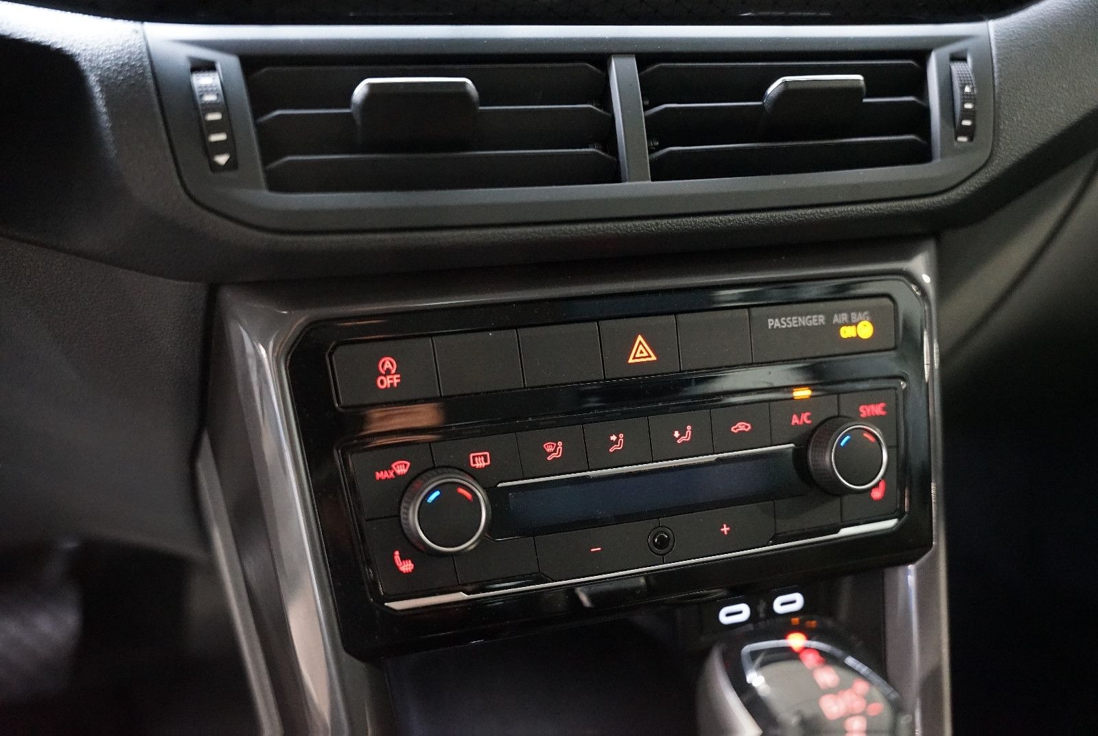 Volkswagen T-Cross 1.0 Style DSG | LED | Navi | Kamera foto 23