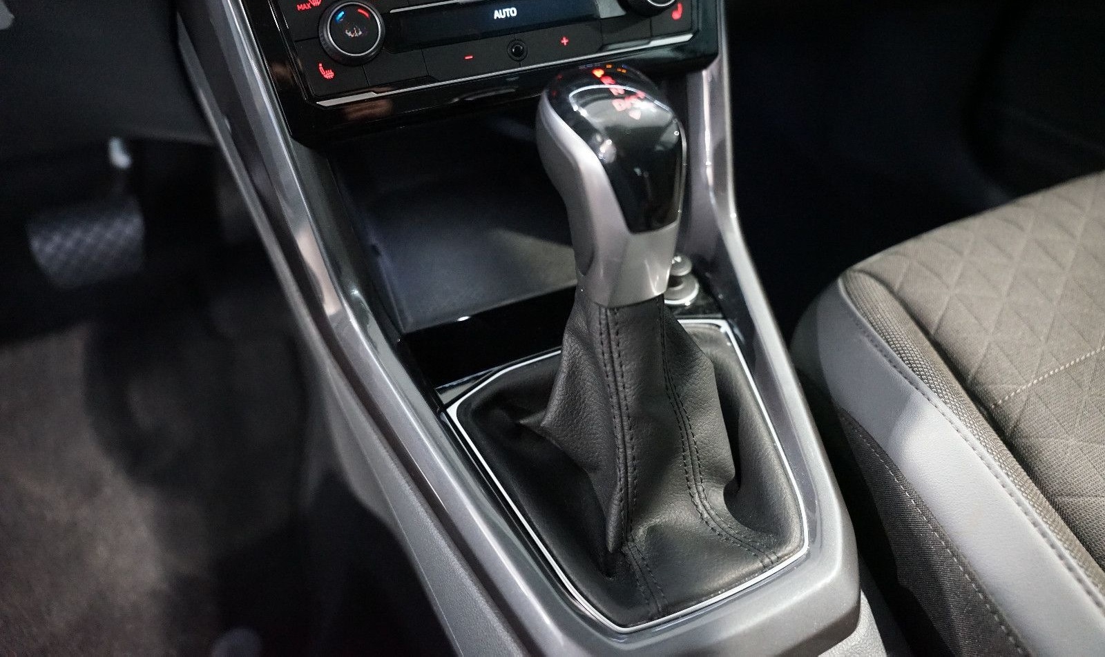 Volkswagen T-Cross 1.0 Style DSG | LED | Navi | Kamera foto 25