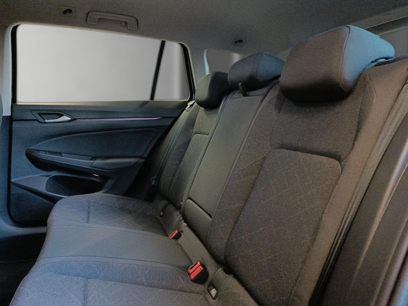 Volkswagen Golf VIII Var. 1.5 eTSI LIFE DSG LED*Navi*ACC*16 foto 17