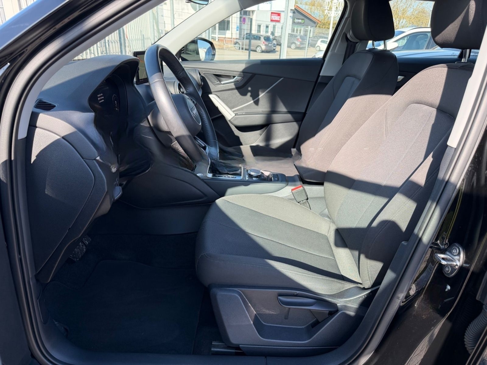 Audi Q2 35 TDI AUTOMATIK/Navi/Virtual/ACC/RFK/SHZ/AHK foto 35