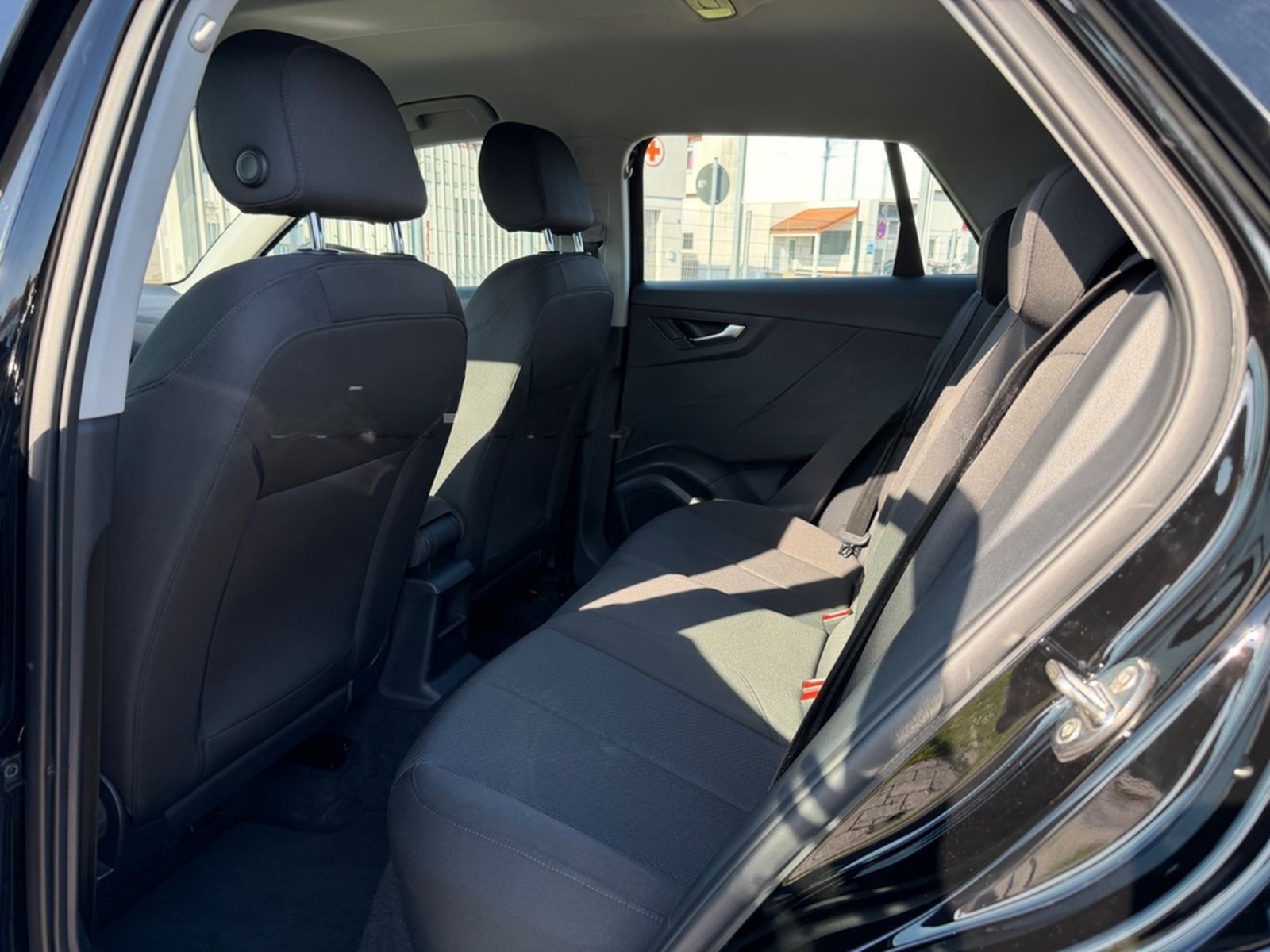 Audi Q2 35 TDI AUTOMATIK/Navi/Virtual/ACC/RFK/SHZ/AHK foto 42