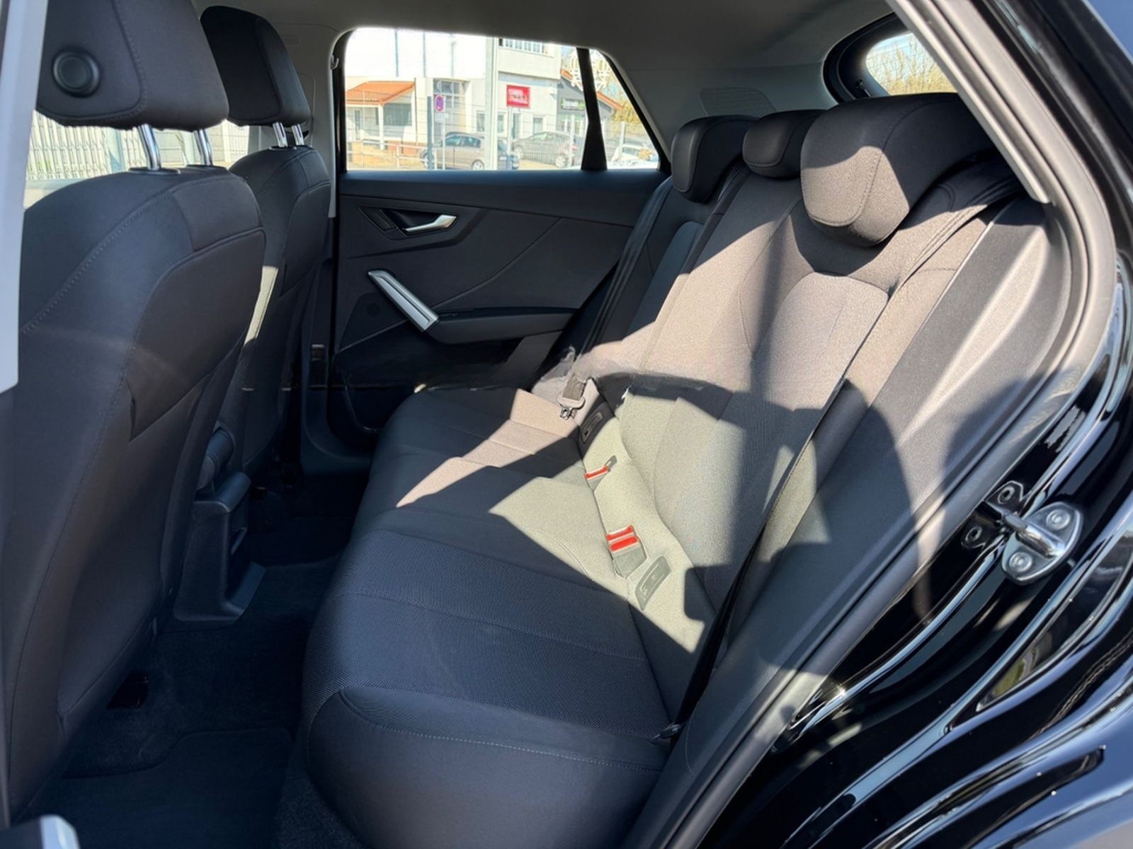 Audi Q2 35 TDI AUTOMATIK/Navi/Virtual/ACC/RFK/SHZ/AHK foto 44