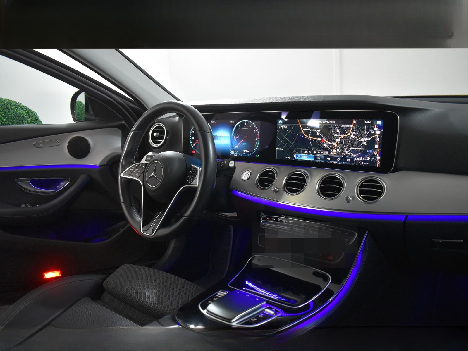 Mercedes-Benz E 300 de T 4MATIC Avantgarde *Distro+*AHK*360°* foto 13