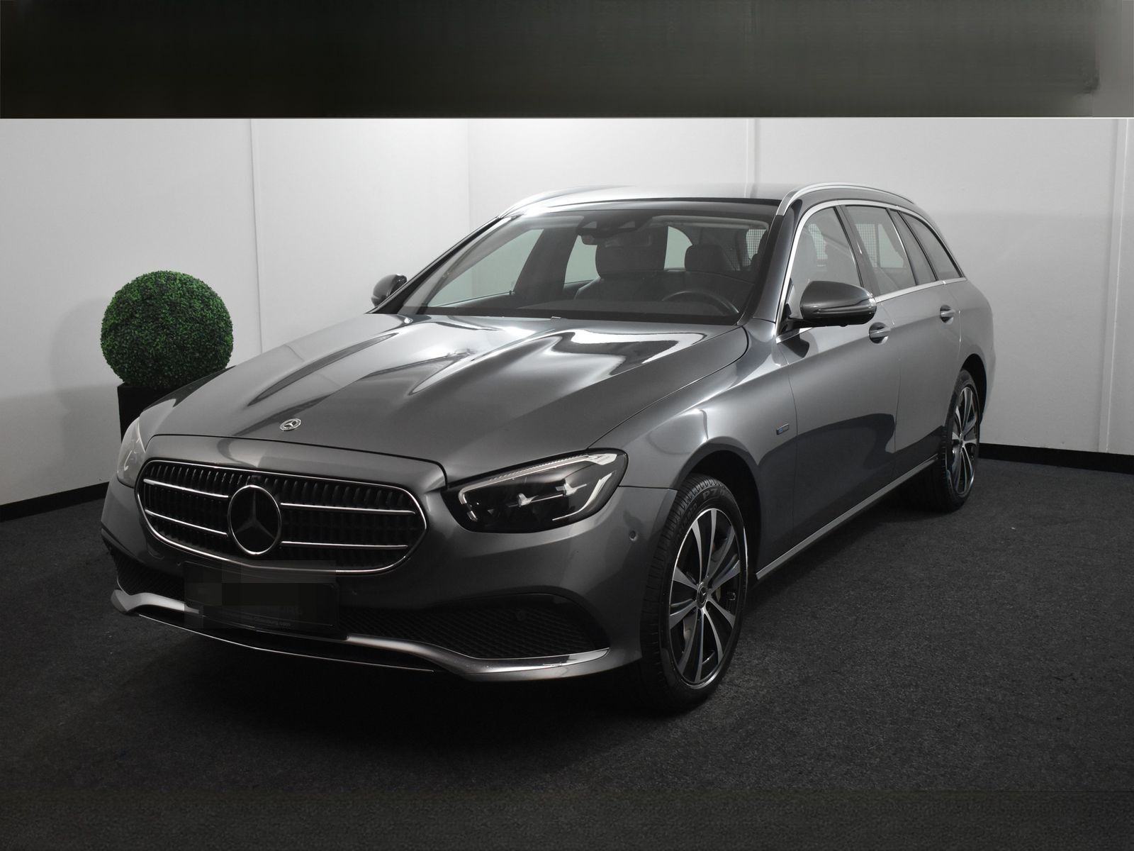 Mercedes-Benz E 300 de T 4MATIC Avantgarde *Distro+*AHK*360°* foto 3