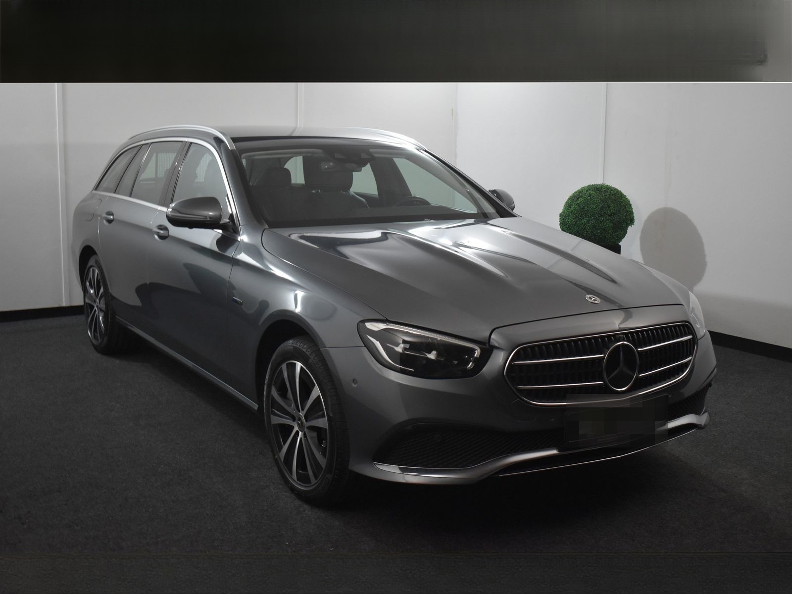 Mercedes-Benz E 300 de T 4MATIC Avantgarde *Distro+*AHK*360°* foto 4
