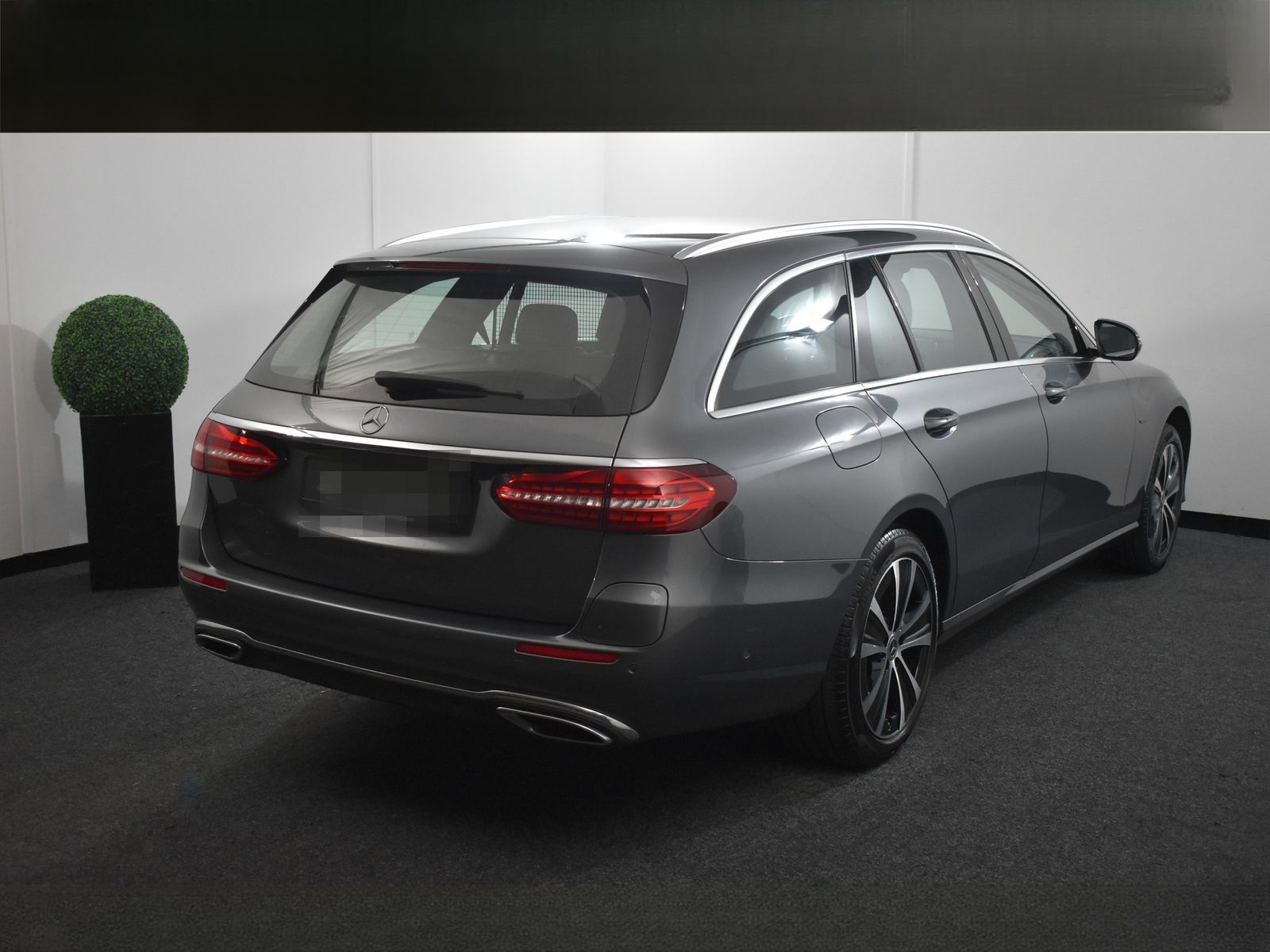 Mercedes-Benz E 300 de T 4MATIC Avantgarde *Distro+*AHK*360°* foto 7