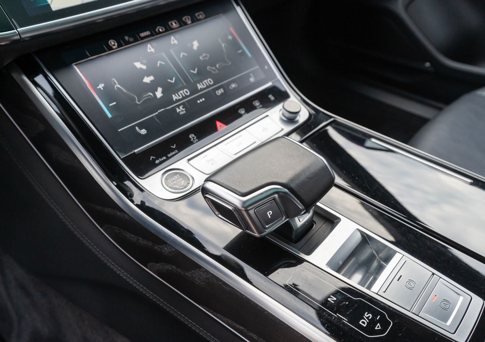 Audi A8 50TDI quattro NAVI MATRIX PANO HUD B&O VC foto 15