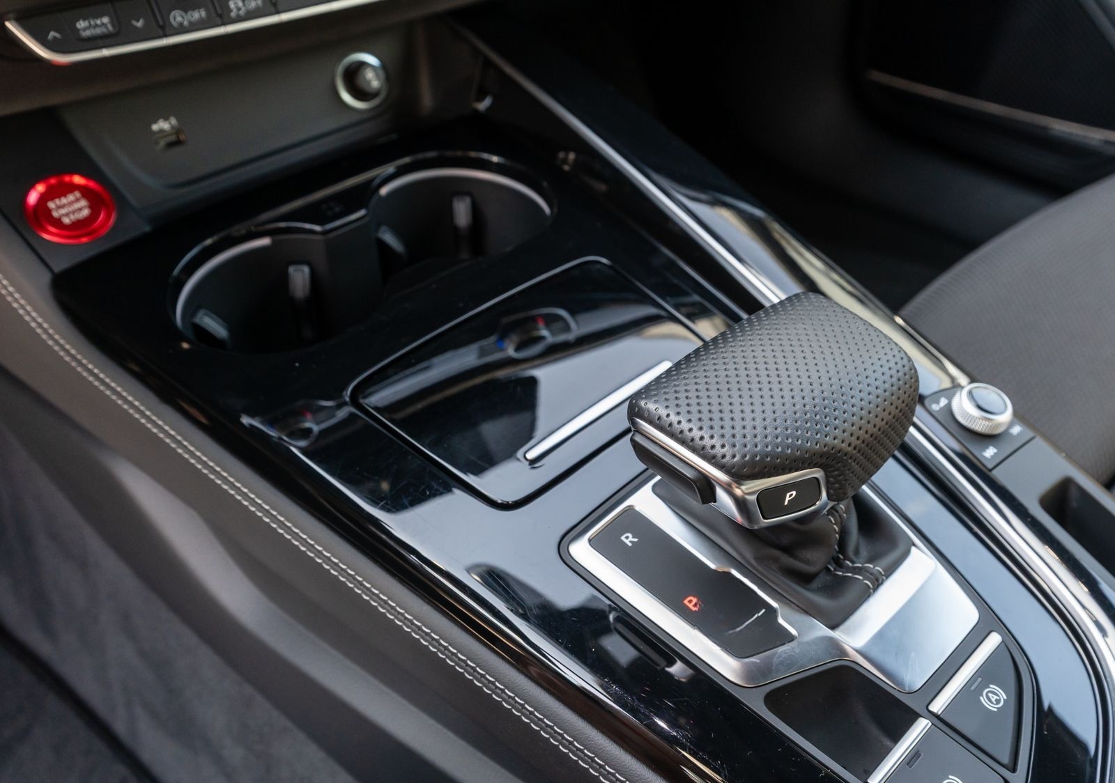 Audi A4 Avant S line 40 TDI S tronic LED B&O RFK VC foto 14