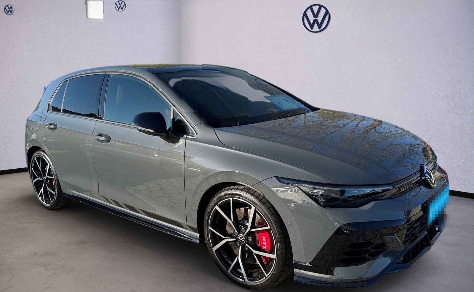 Volkswagen Golf VIII 2.0 TSI GTI Clubsport DSG KEYLESS PANO foto 2