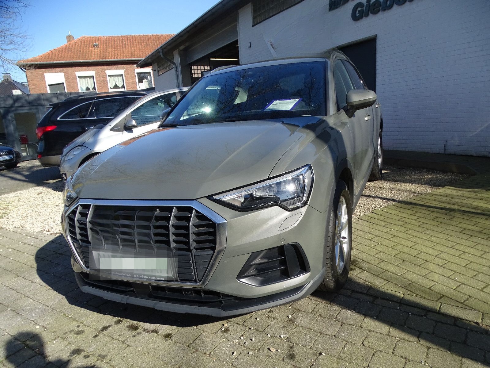 Audi Q3 40 TFSI quattro S-Line Paket LED AHK Navi PDC foto 2