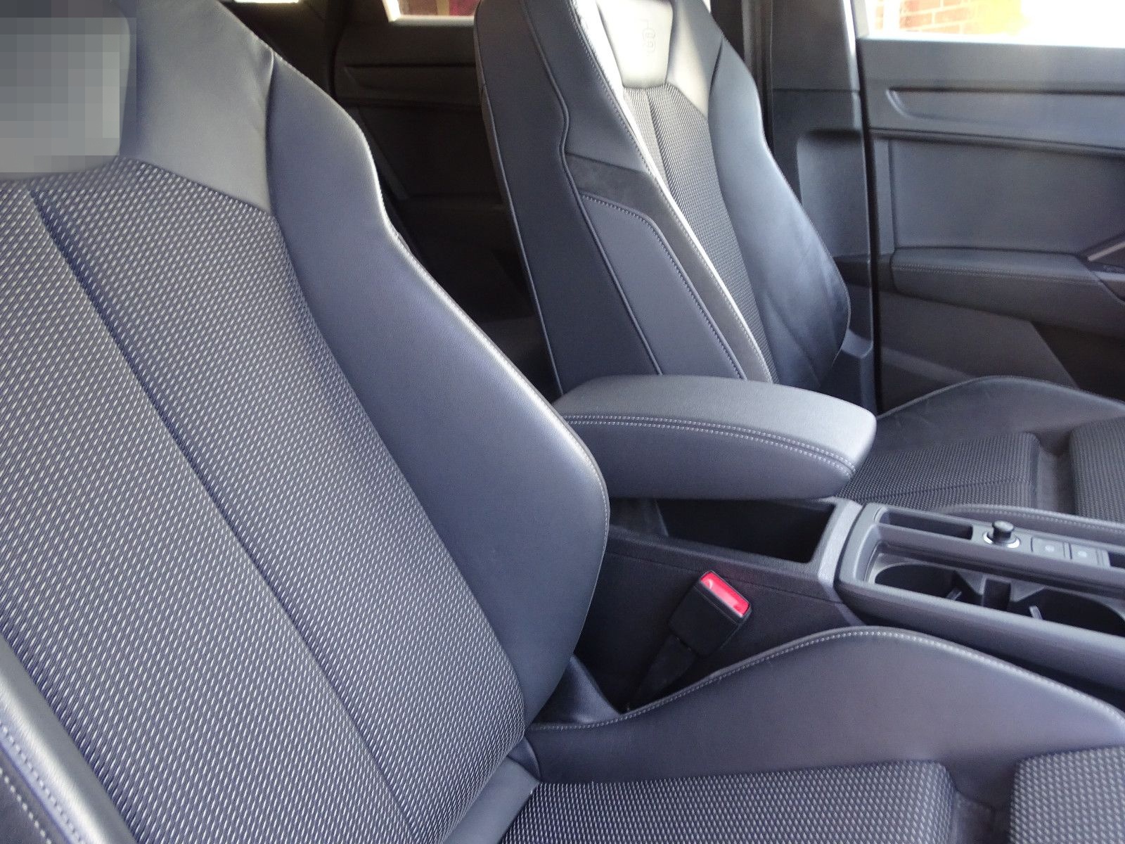 Audi Q3 40 TFSI quattro S-Line Paket LED AHK Navi PDC foto 6