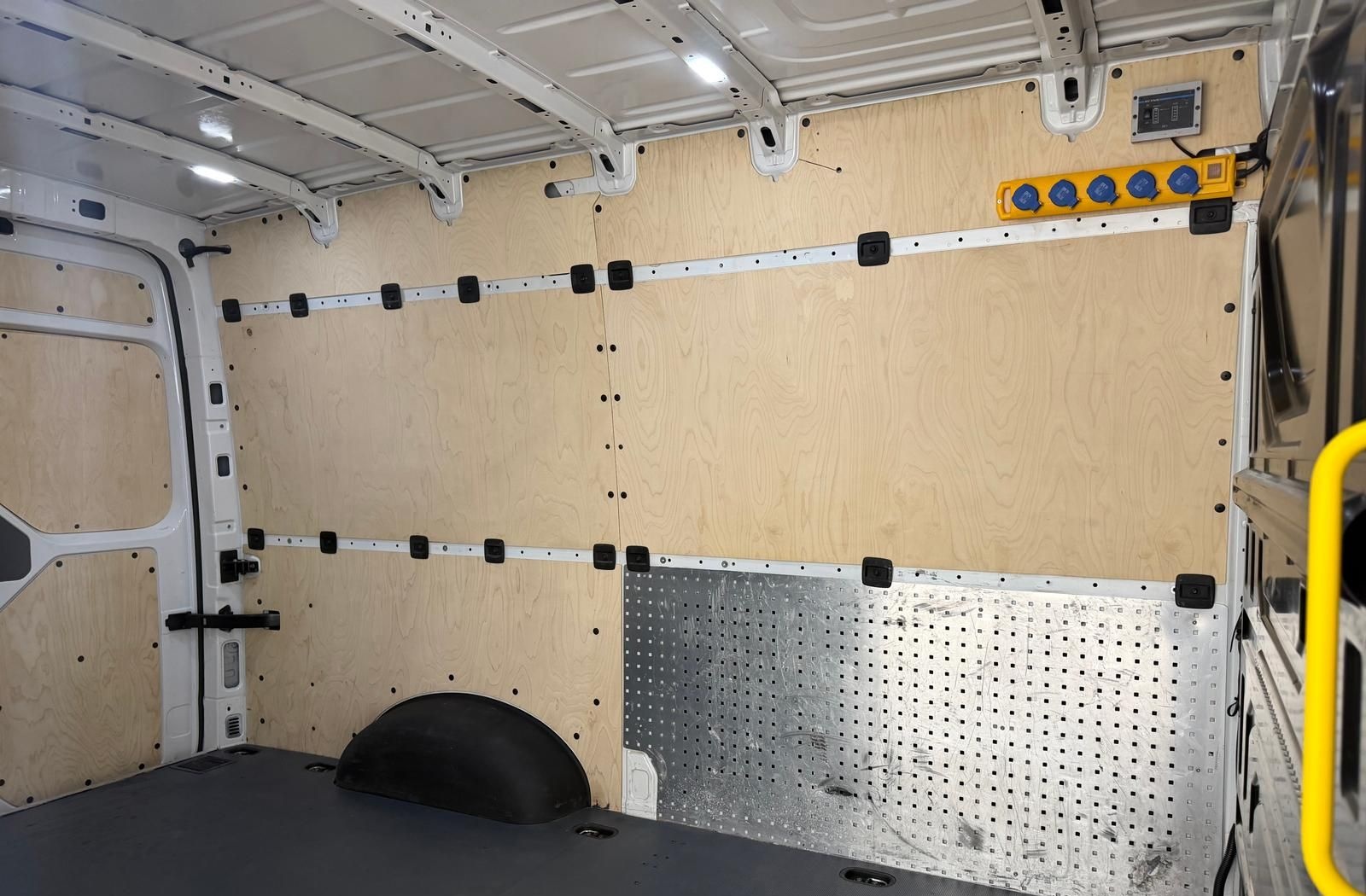 Volkswagen Crafter 35 Kasten,4Motion,MR,Klima,Radio,AHK foto 8