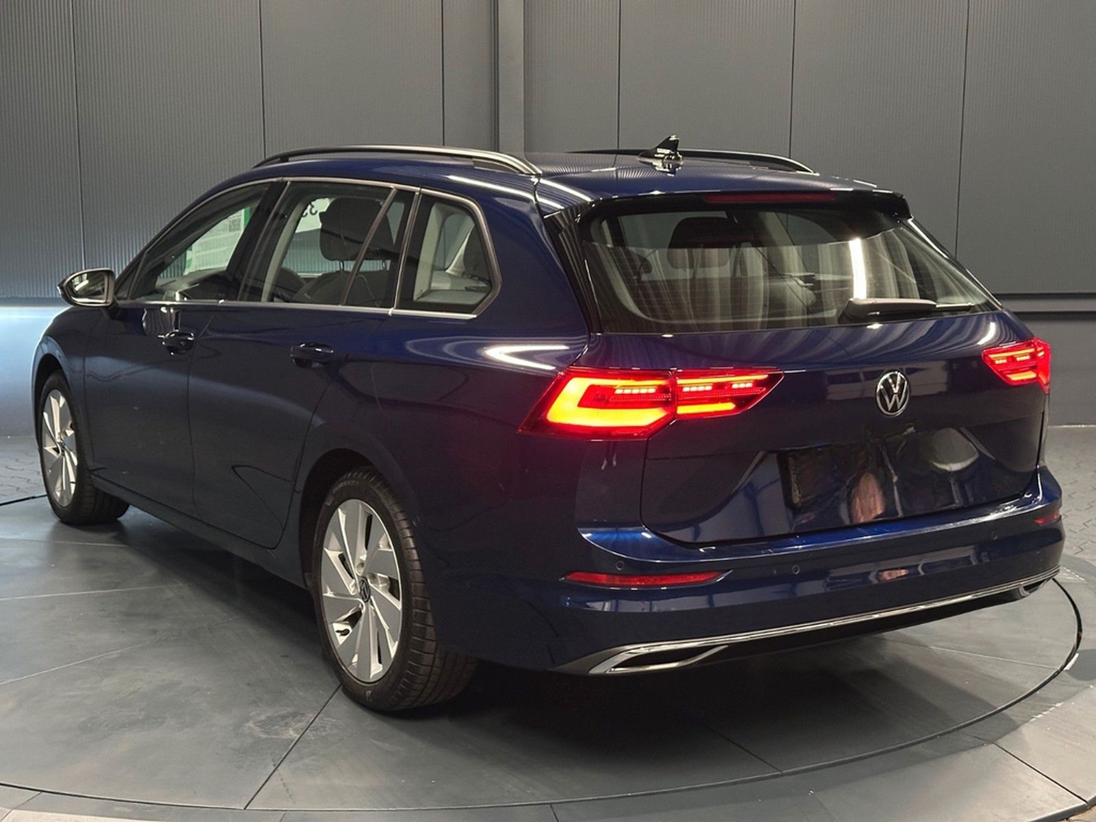 Volkswagen Golf Variant 1.5 eTSI Style*Standhzg*HUD*IQ*KAME foto 3