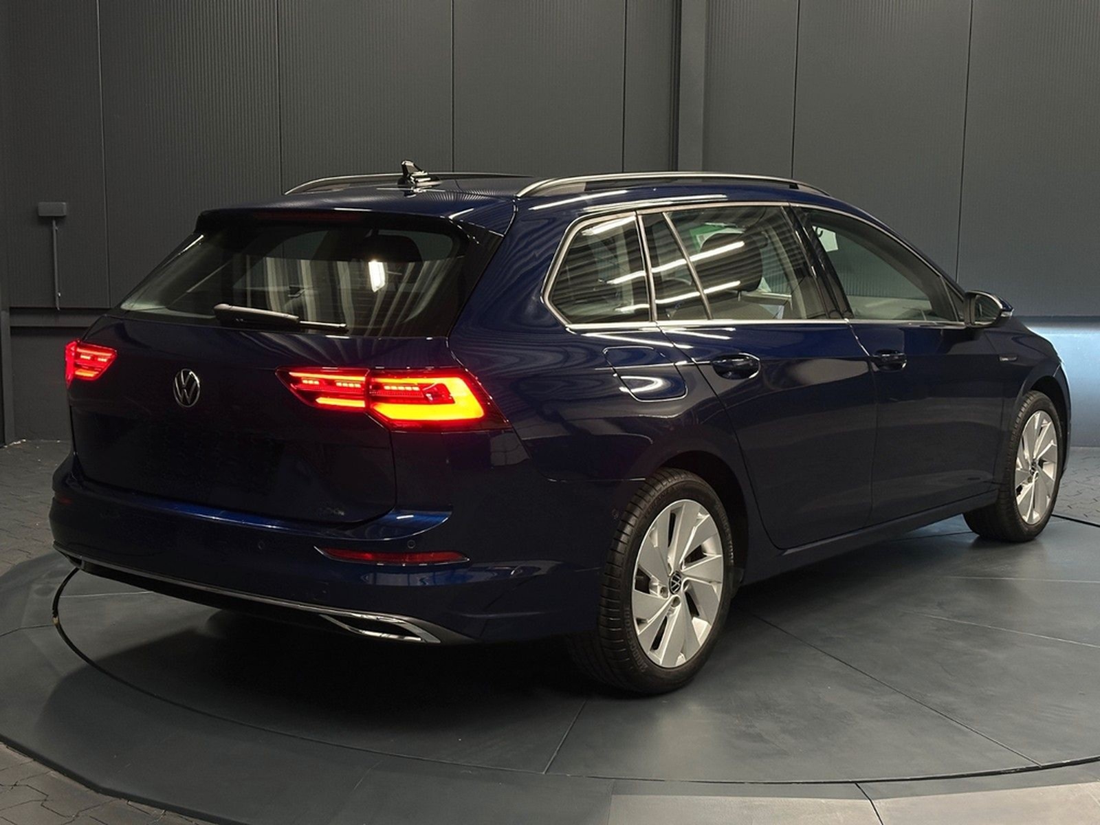 Volkswagen Golf Variant 1.5 eTSI Style*Standhzg*HUD*IQ*KAME foto 5