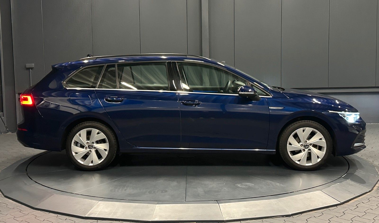 Volkswagen Golf Variant 1.5 eTSI Style*Standhzg*HUD*IQ*KAME foto 6
