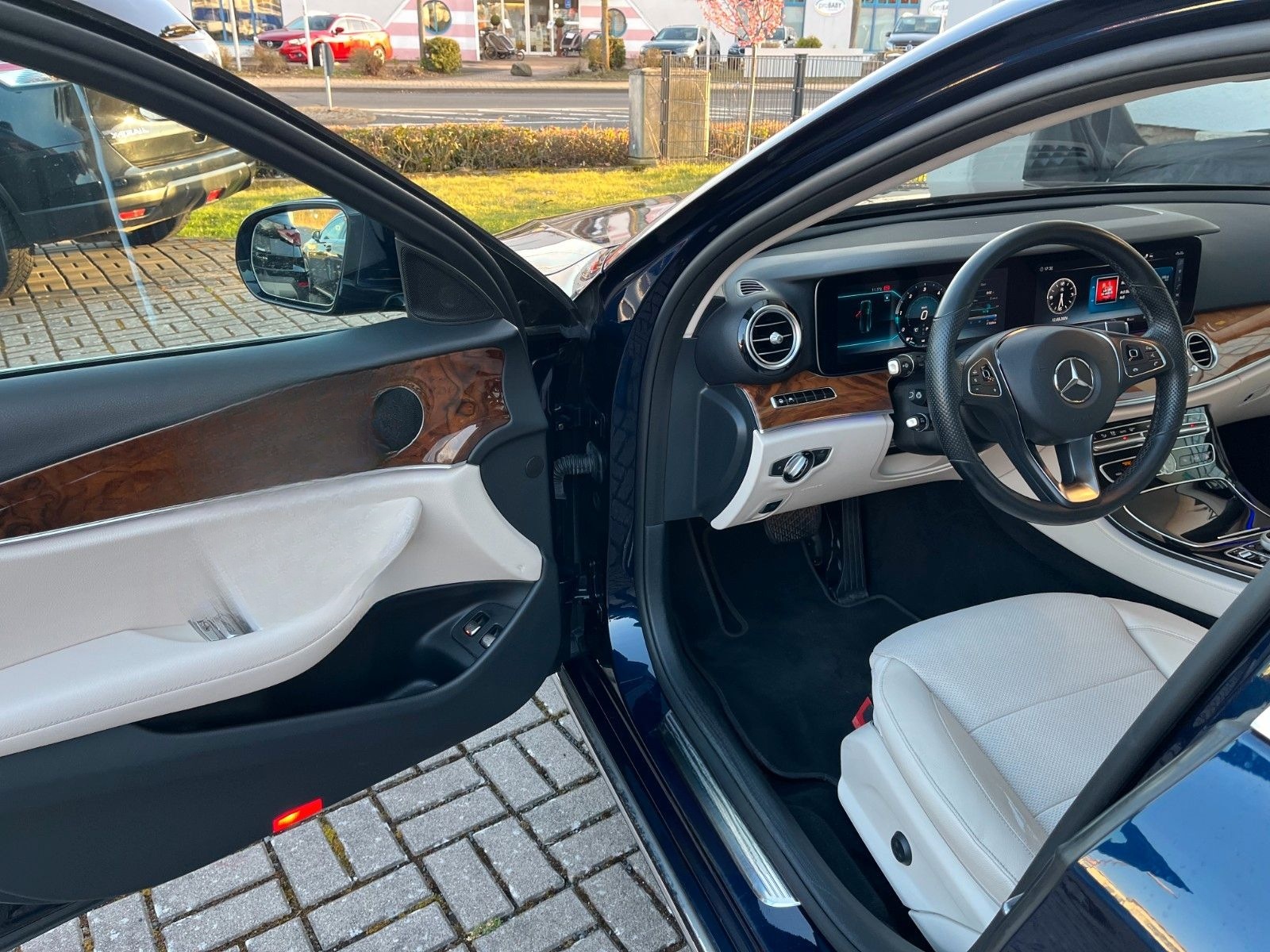 Mercedes-Benz E 220 CDI°AHK°Pano°Leder°Digital Tacho°4x4° foto 13