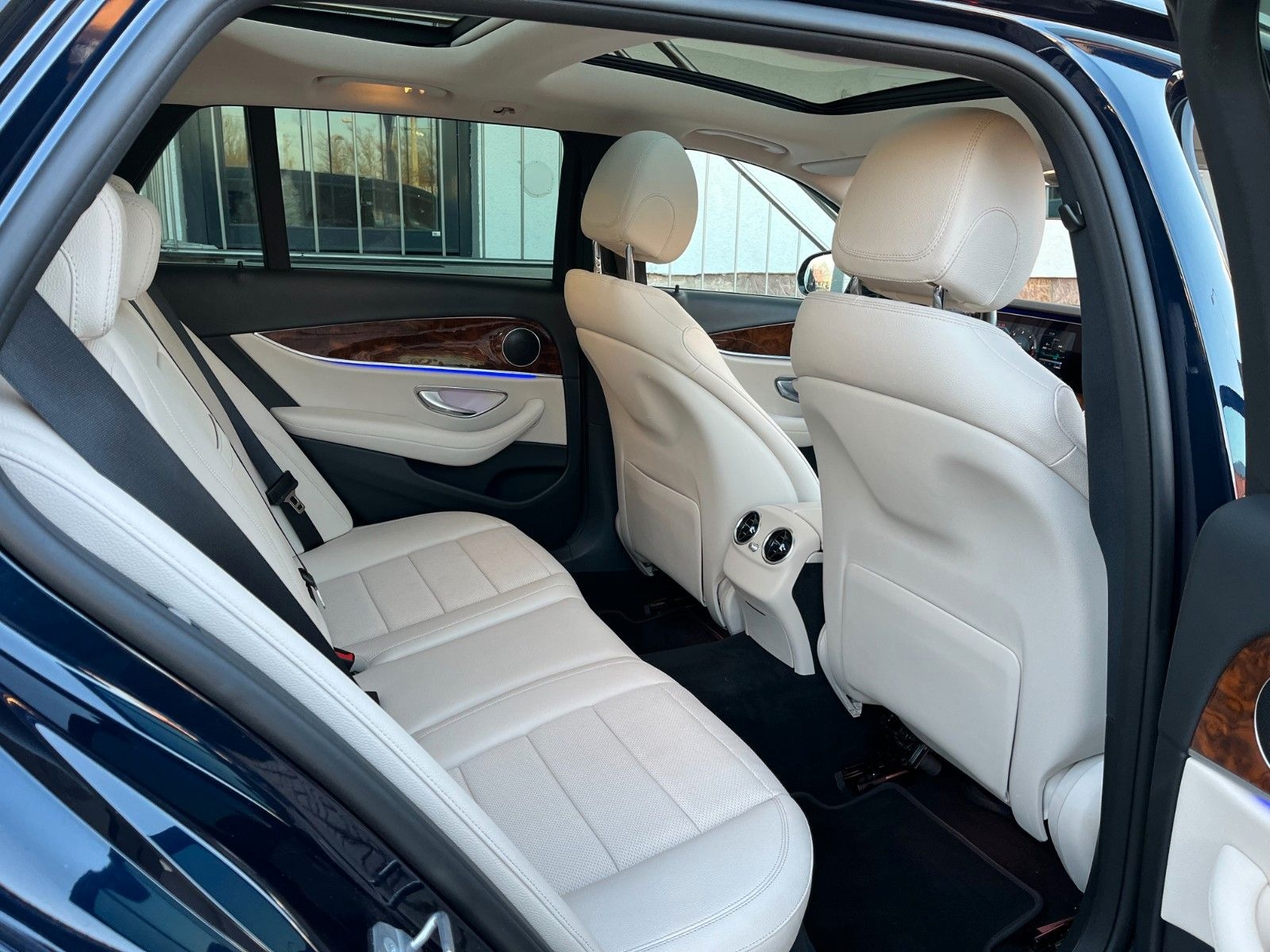 Mercedes-Benz E 220 CDI°AHK°Pano°Leder°Digital Tacho°4x4° foto 16