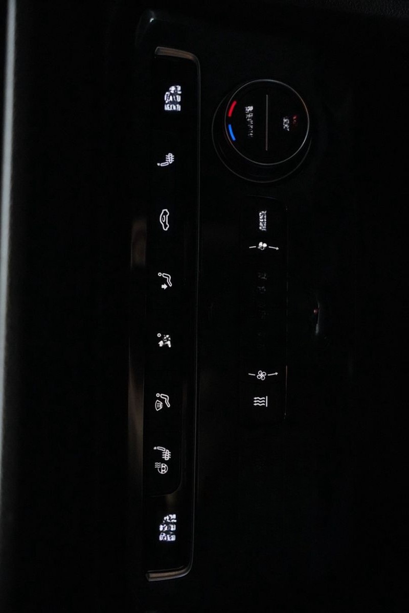 Volkswagen Tiguan 4Motion CARPLAY-NAVI*AHK*STANDHEIZUNG* foto 14