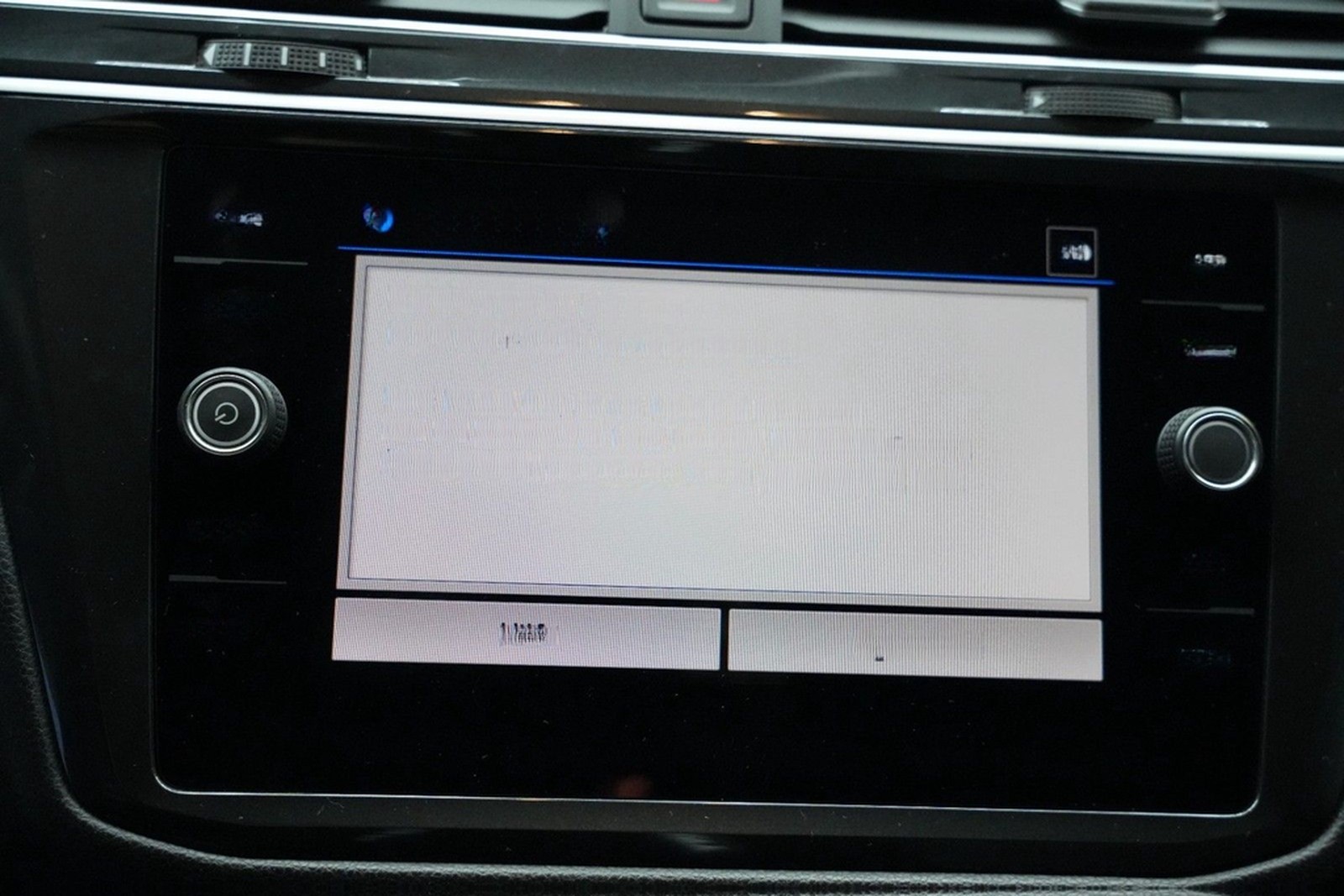 Volkswagen Tiguan 4Motion CARPLAY-NAVI*AHK*STANDHEIZUNG* foto 17