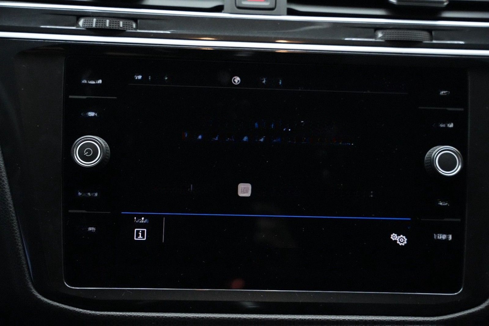 Volkswagen Tiguan 4Motion CARPLAY-NAVI*AHK*STANDHEIZUNG* foto 18