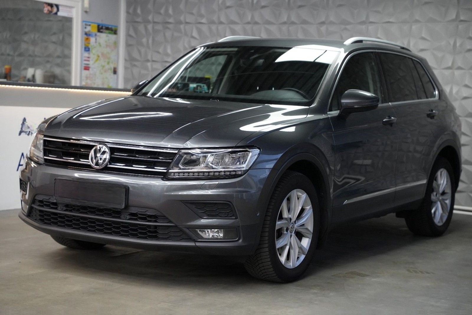 Volkswagen Tiguan 4Motion CARPLAY-NAVI*AHK*STANDHEIZUNG* foto 3