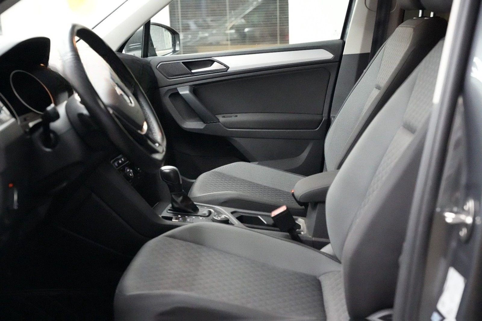 Volkswagen Tiguan 4Motion CARPLAY-NAVI*AHK*STANDHEIZUNG* foto 27
