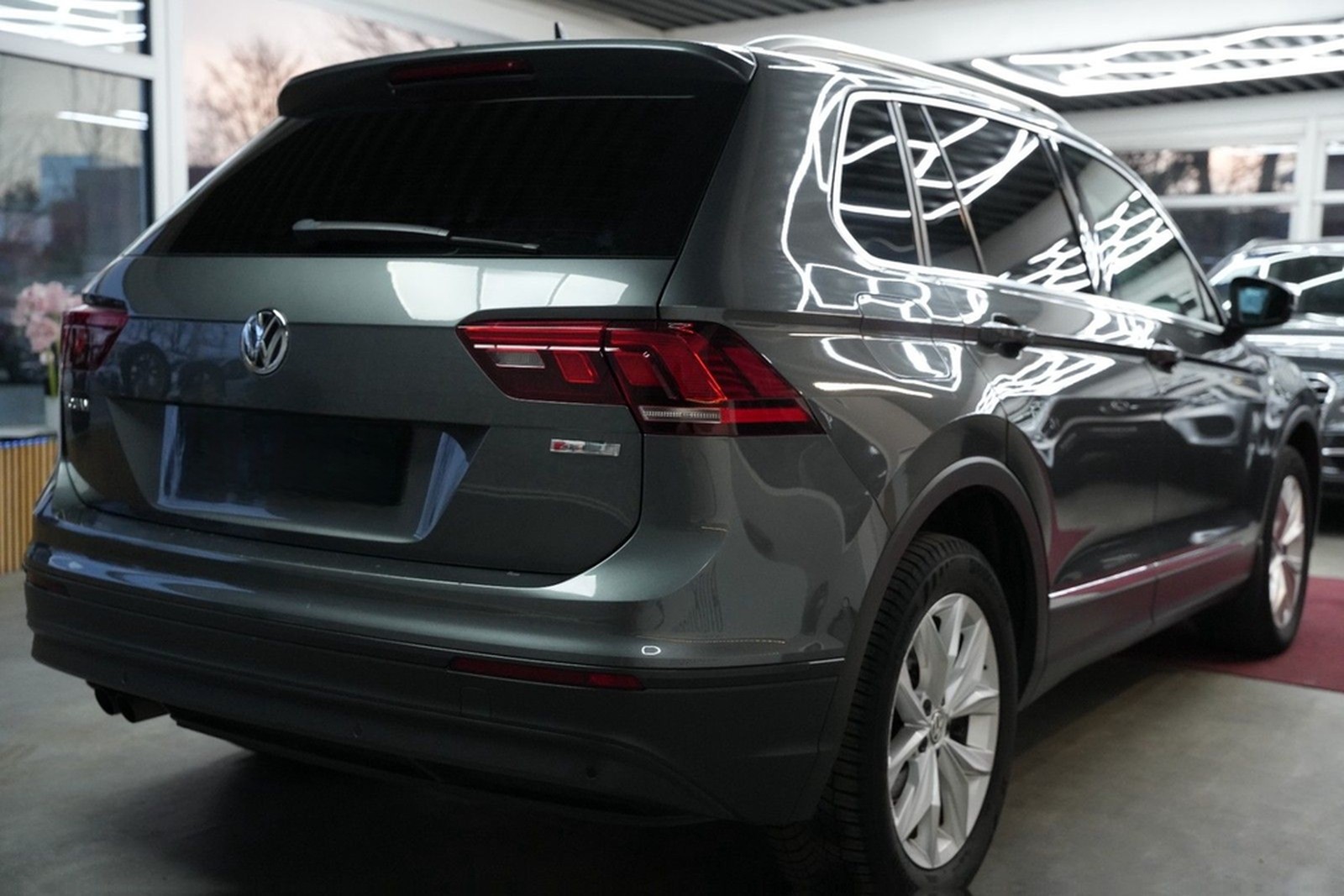 Volkswagen Tiguan 4Motion CARPLAY-NAVI*AHK*STANDHEIZUNG* foto 5