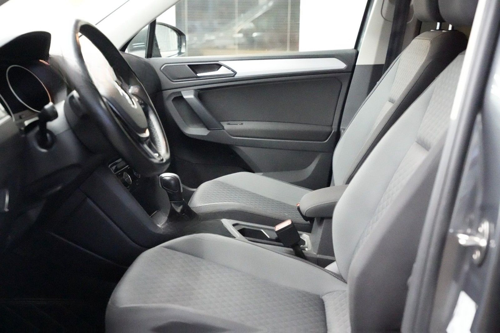 Volkswagen Tiguan 4Motion CARPLAY-NAVI*AHK*STANDHEIZUNG* foto 9