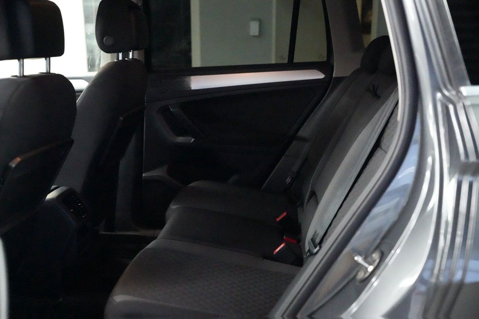 Volkswagen Tiguan 4Motion CARPLAY-NAVI*AHK*STANDHEIZUNG* foto 10