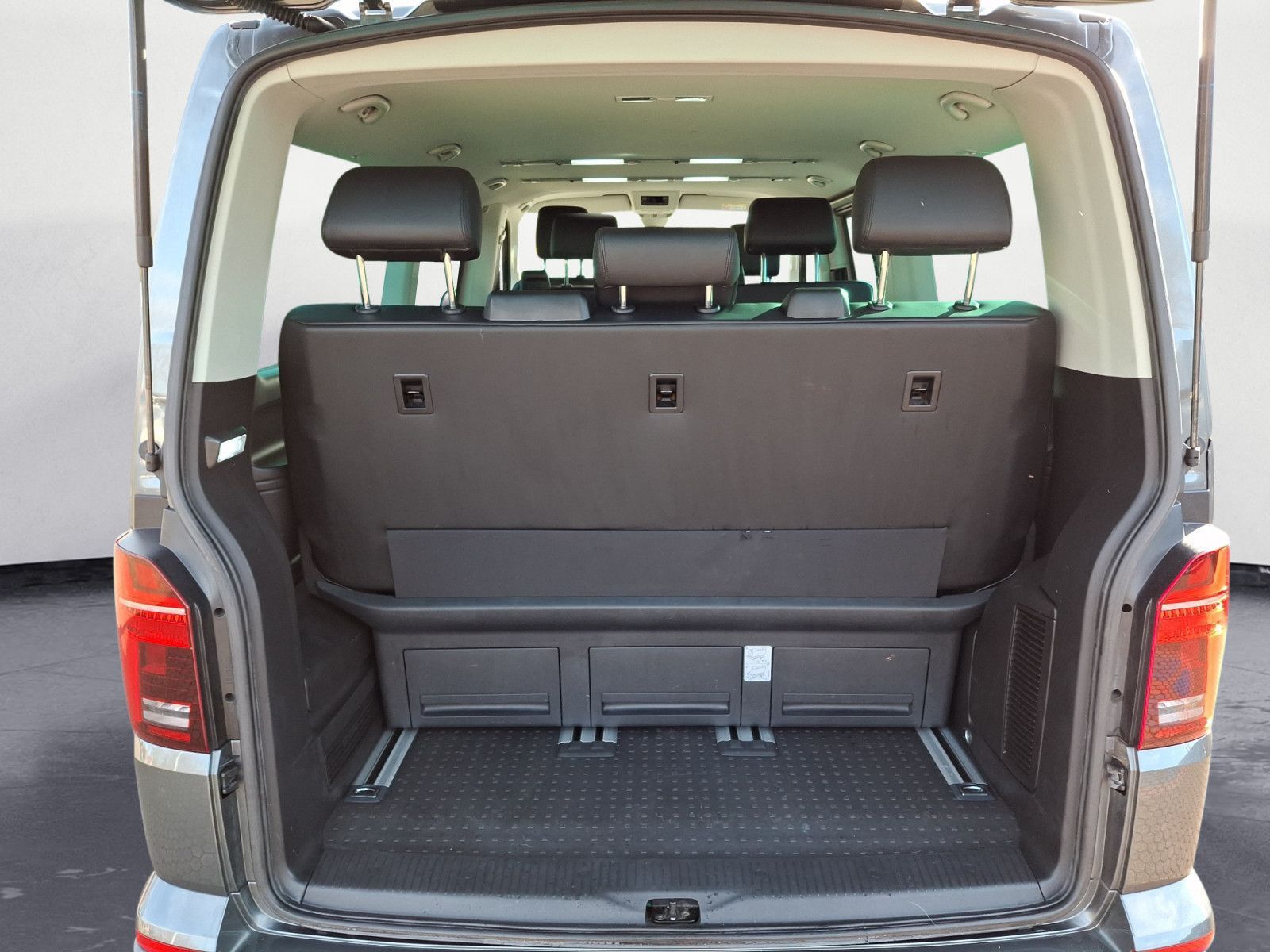 Volkswagen T6 Multivan 2.0 TDI DSG Lang 4MOTION Comfortline foto 13