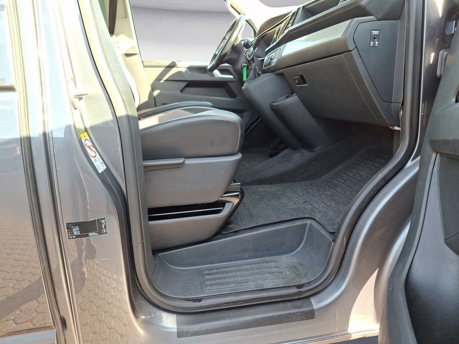 Volkswagen T6 Multivan 2.0 TDI DSG Lang 4MOTION Comfortline foto 9