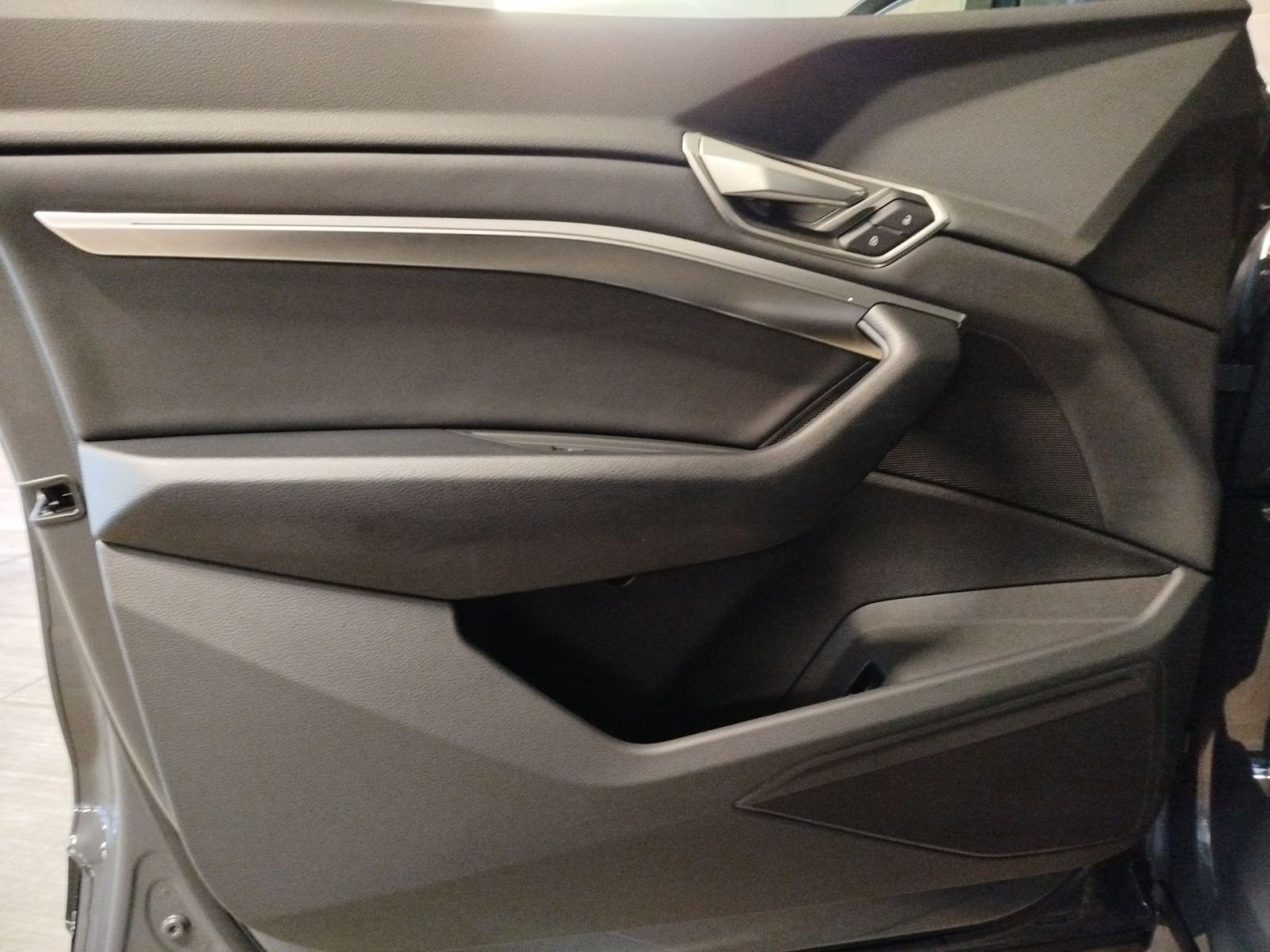 Audi Q8 e-tron 50 quattro advanced MatrixLED VC DAB foto 8