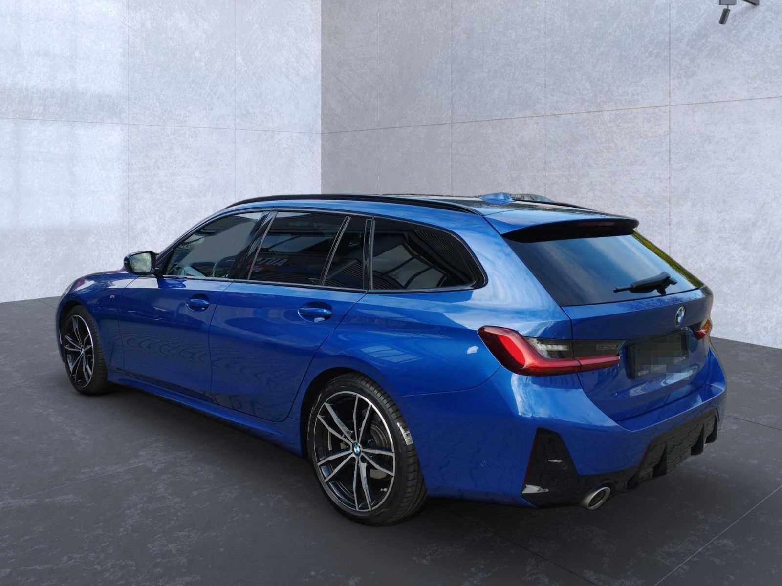 BMW 320 d xDrive Touring* M Sport*AHK*Standheizung foto 2