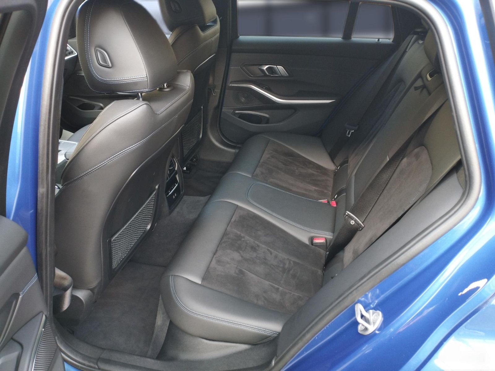 BMW 320 d xDrive Touring* M Sport*AHK*Standheizung foto 12