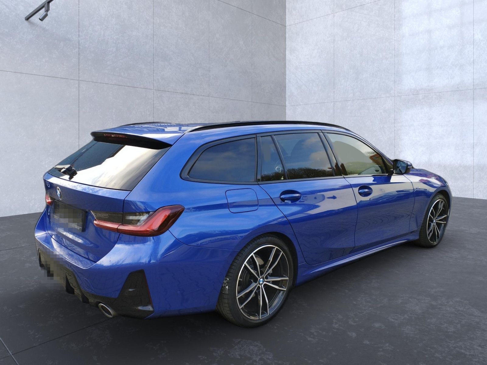 BMW 320 d xDrive Touring* M Sport*AHK*Standheizung foto 3