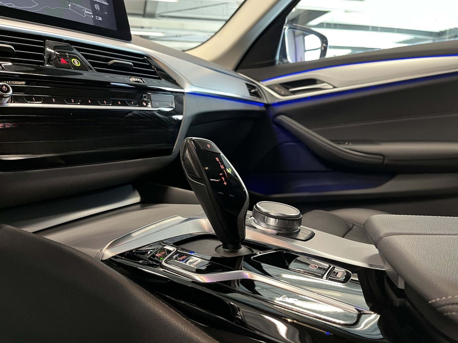BMW 520i Touring ACC RFK NAVI LED PDC V+H DAB LM foto 15