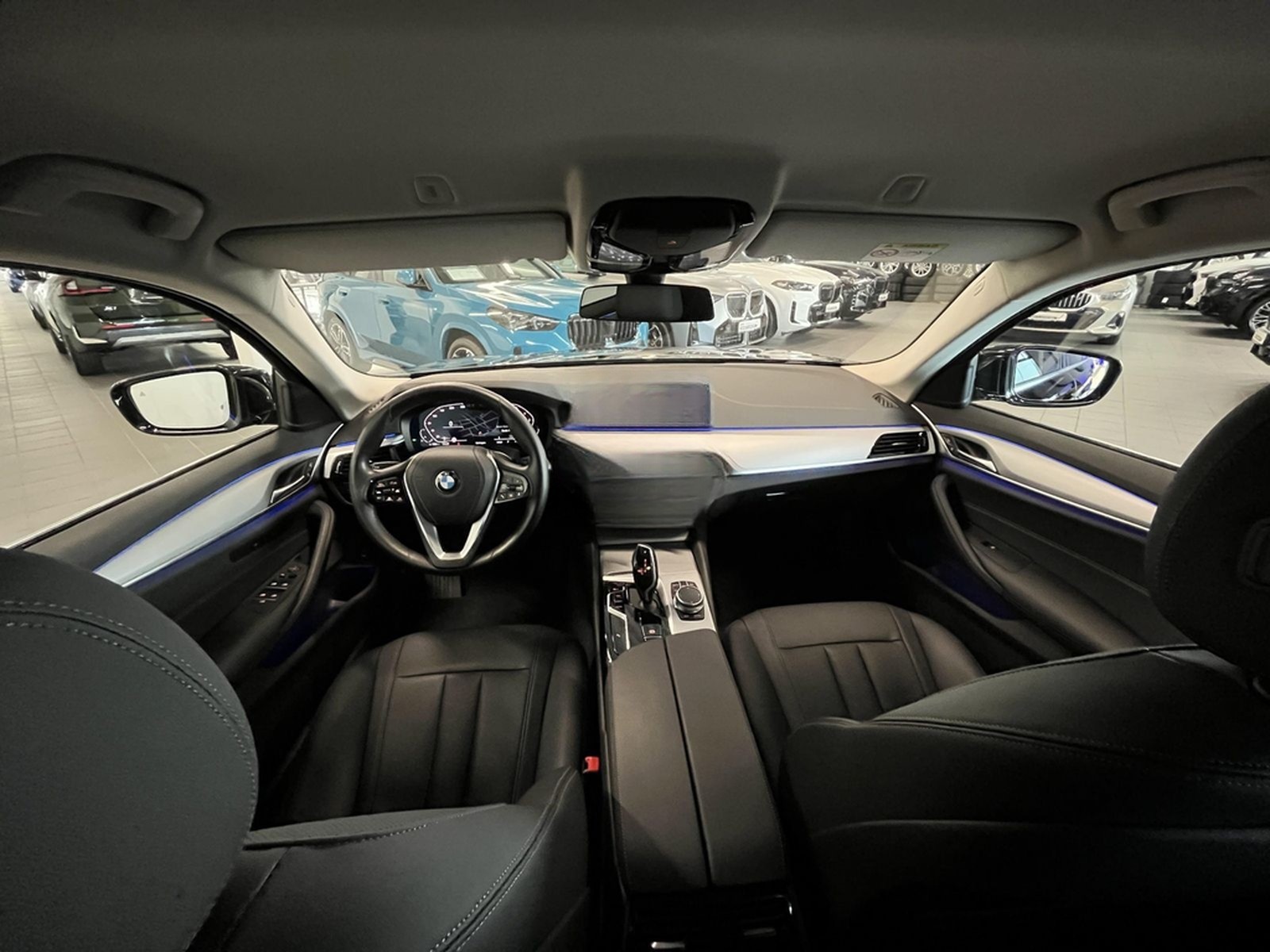 BMW 520i Touring ACC RFK NAVI LED PDC V+H DAB LM foto 20